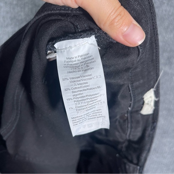 Madewell Women’s 35 9” Mid Rise Skinny Black Butterfly Button Raw Hem Jeans - Picture 9 of 9